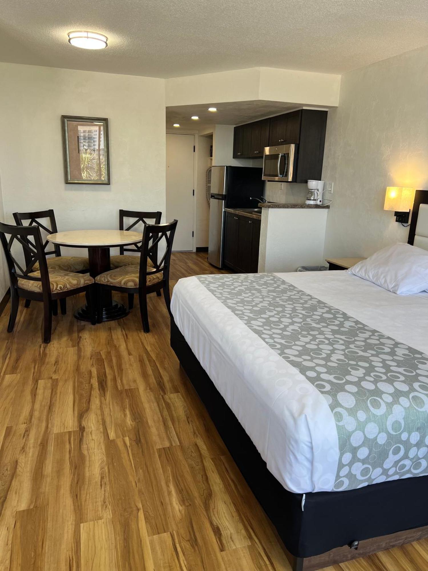 Flamingo Inn Beachfront - Дейтона-Бич Экстерьер фото