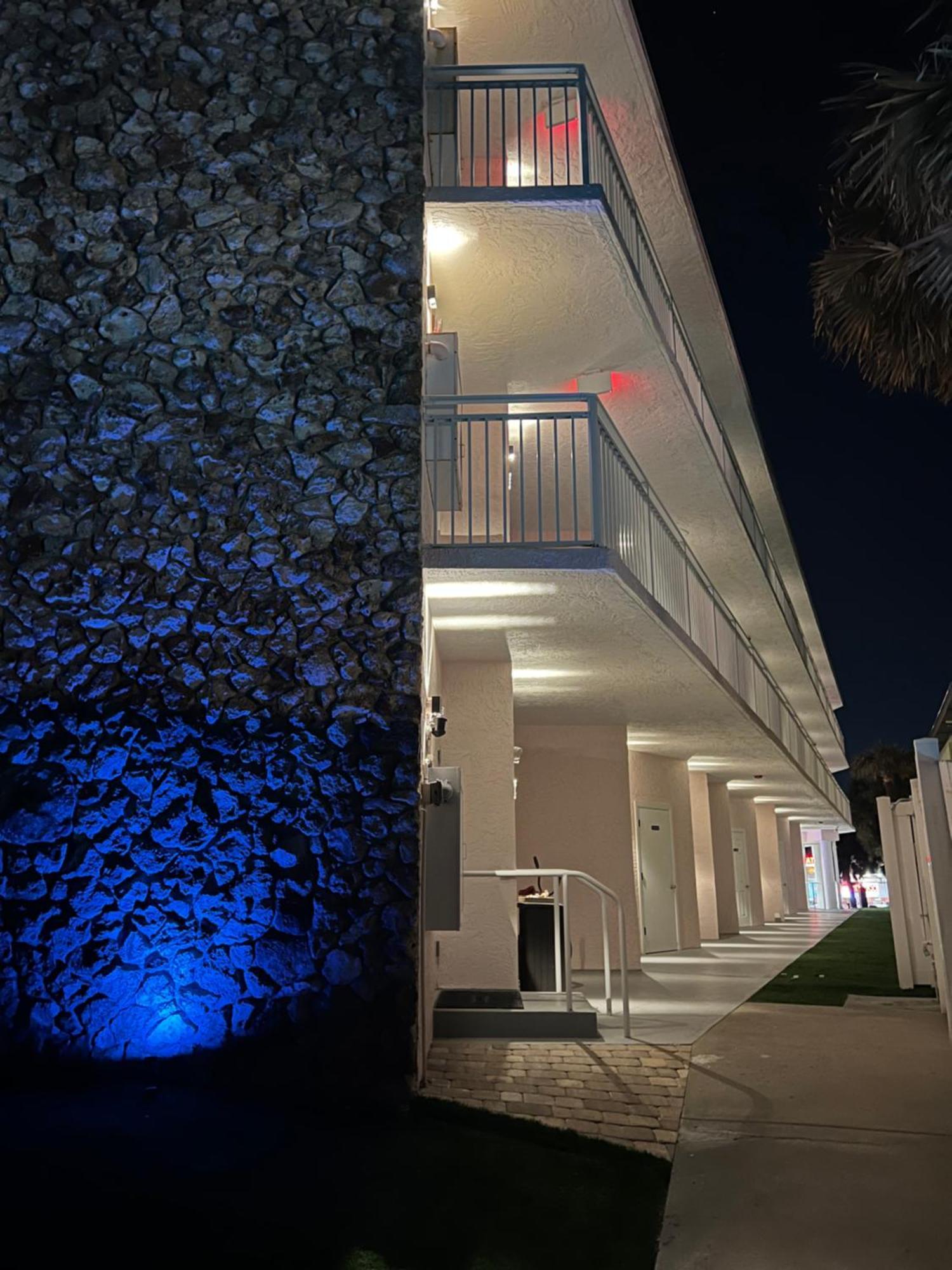 Flamingo Inn Beachfront - Дейтона-Бич Экстерьер фото