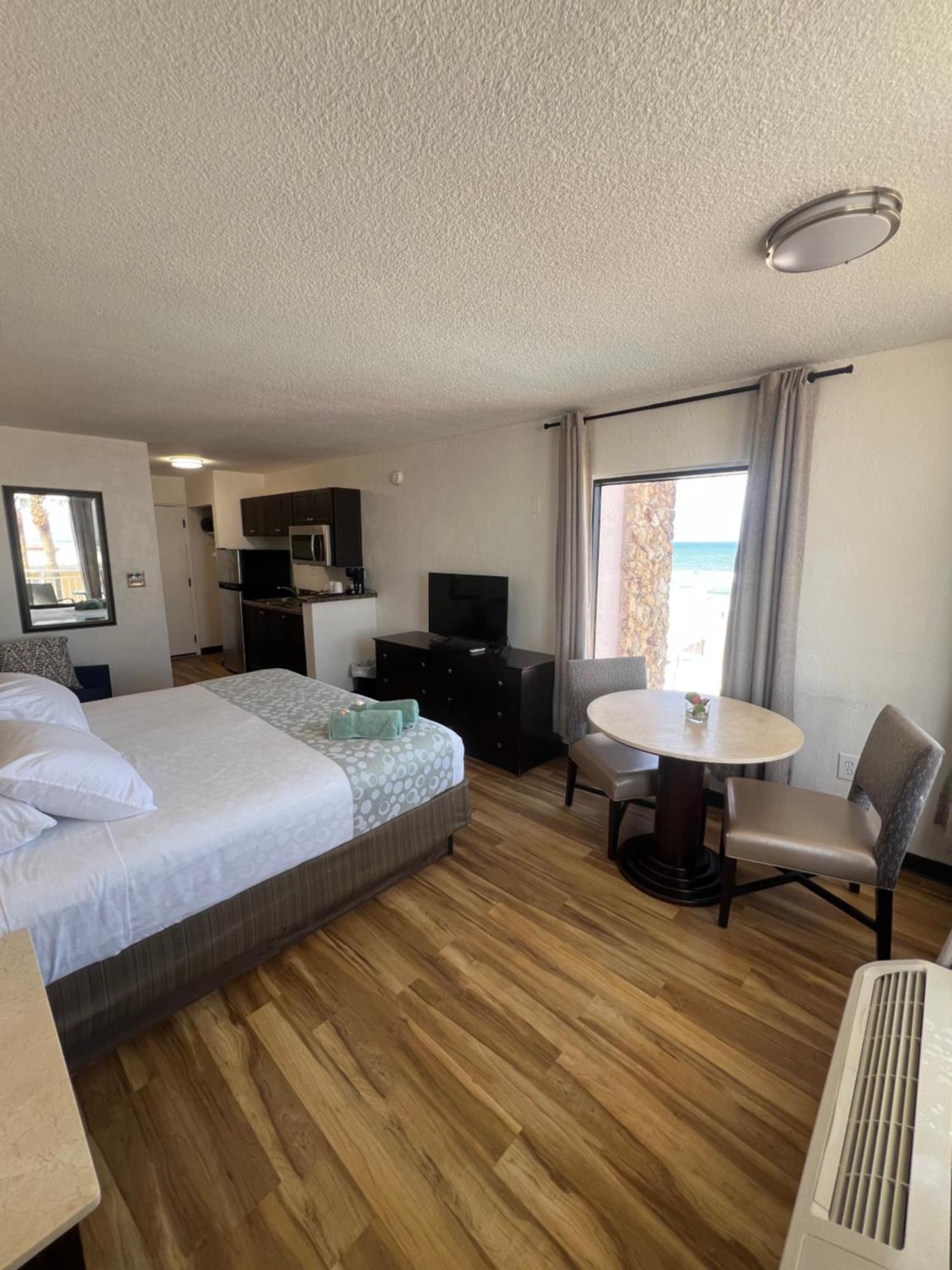 Flamingo Inn Beachfront - Дейтона-Бич Экстерьер фото